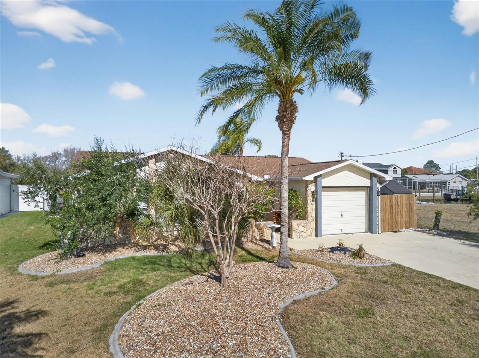 7623 MAKO DR — photo 51