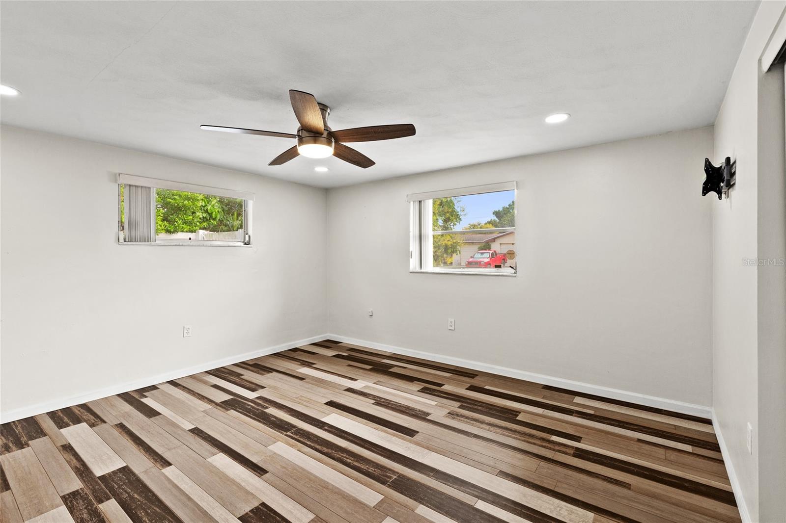 5053 CHET DR — photo 18