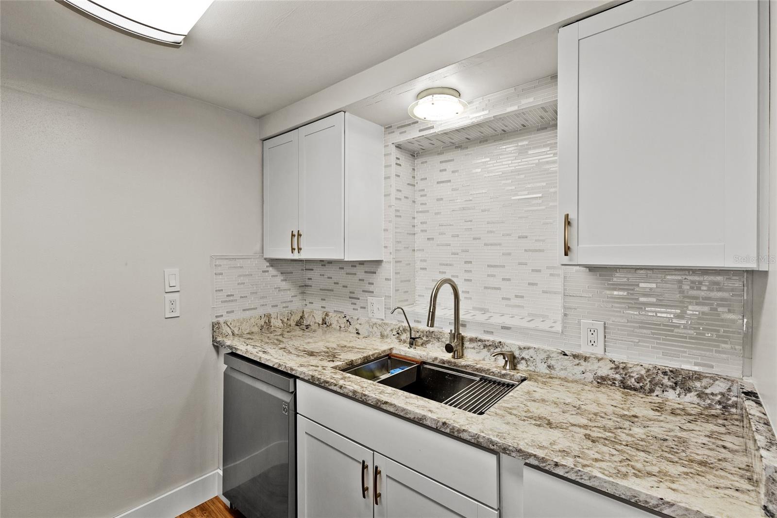 5053 CHET DR — photo 14