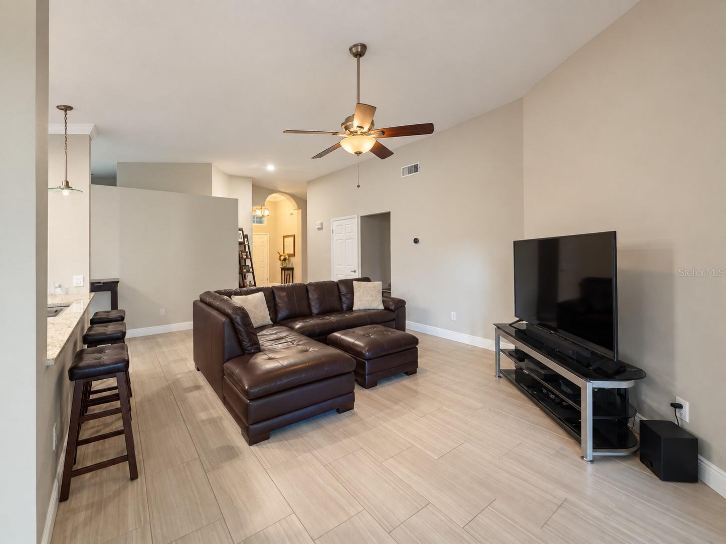 2212 CATTLEMAN DR — photo 3