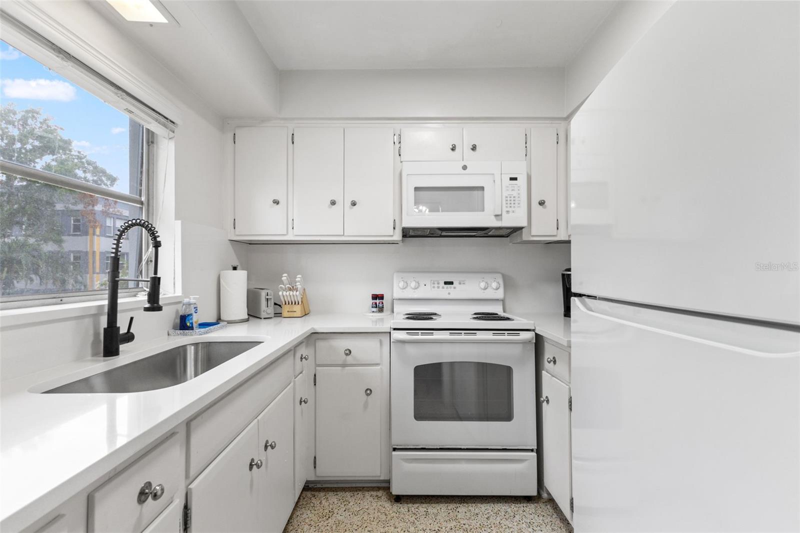 800 BEACH DR NE #1 — photo 11