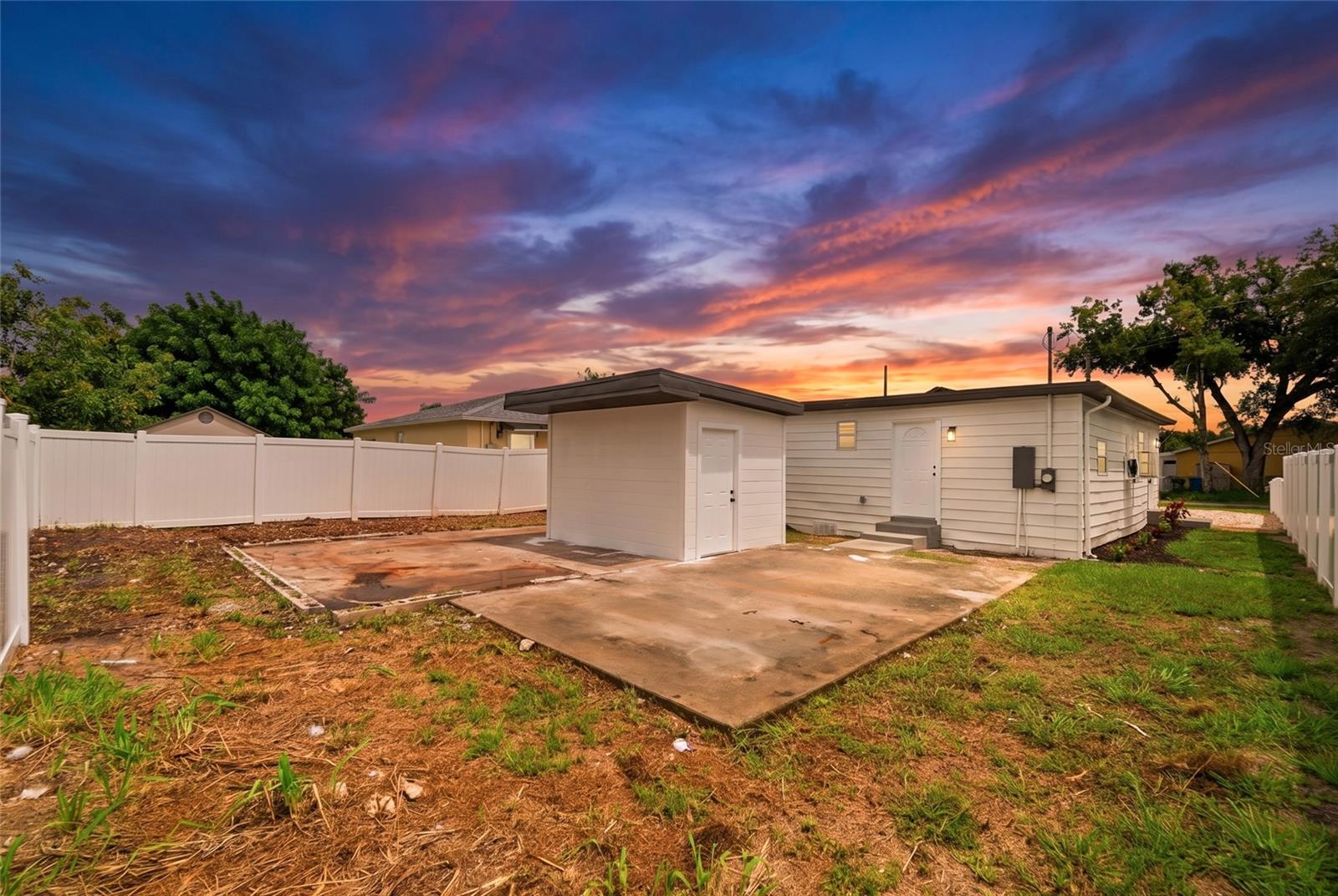 3923 W FLORA ST — photo 35
