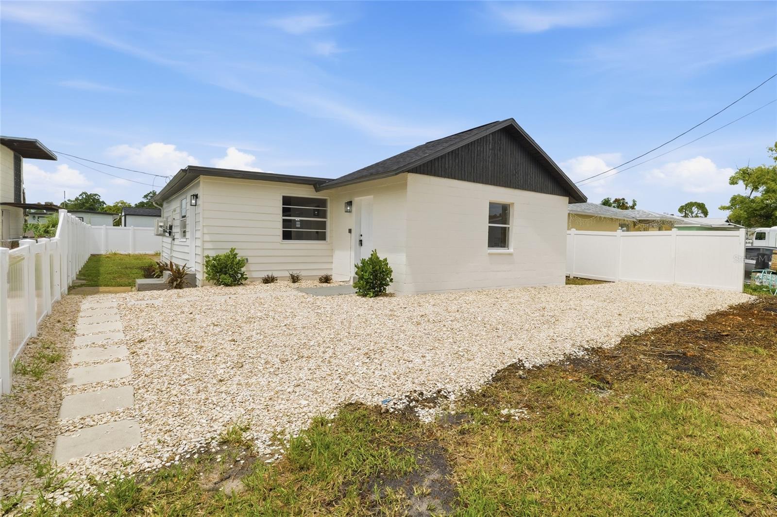 3923 W FLORA ST — photo 33