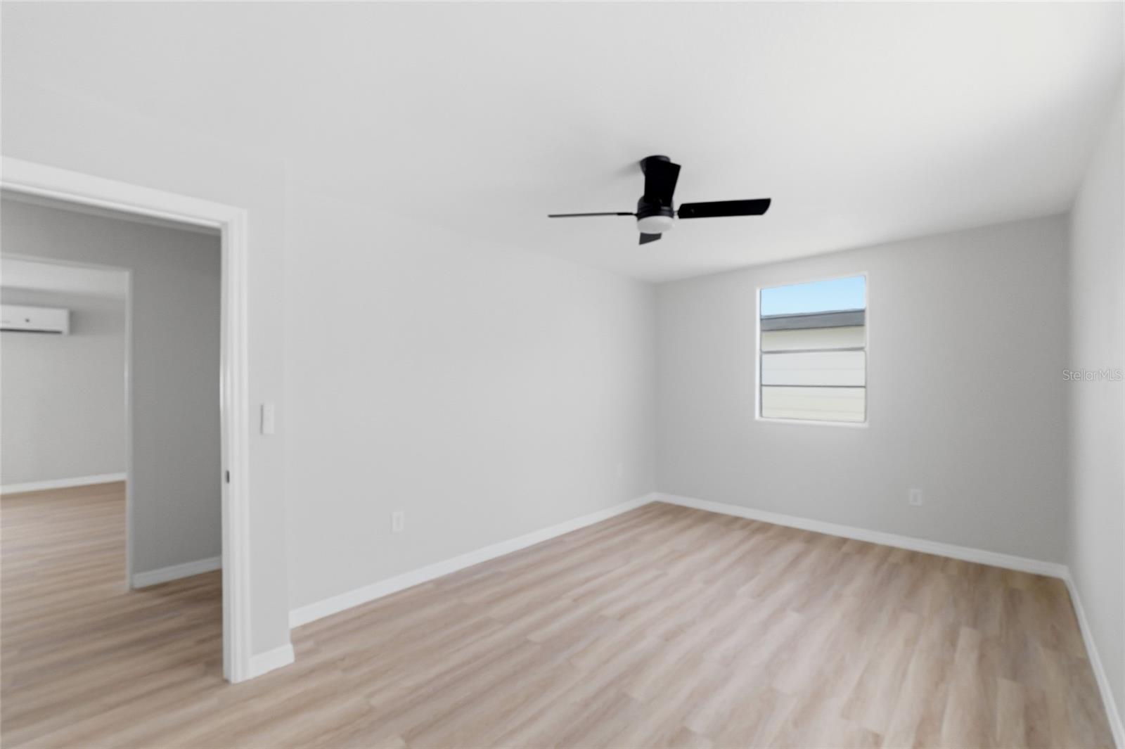 3923 W FLORA ST — photo 2