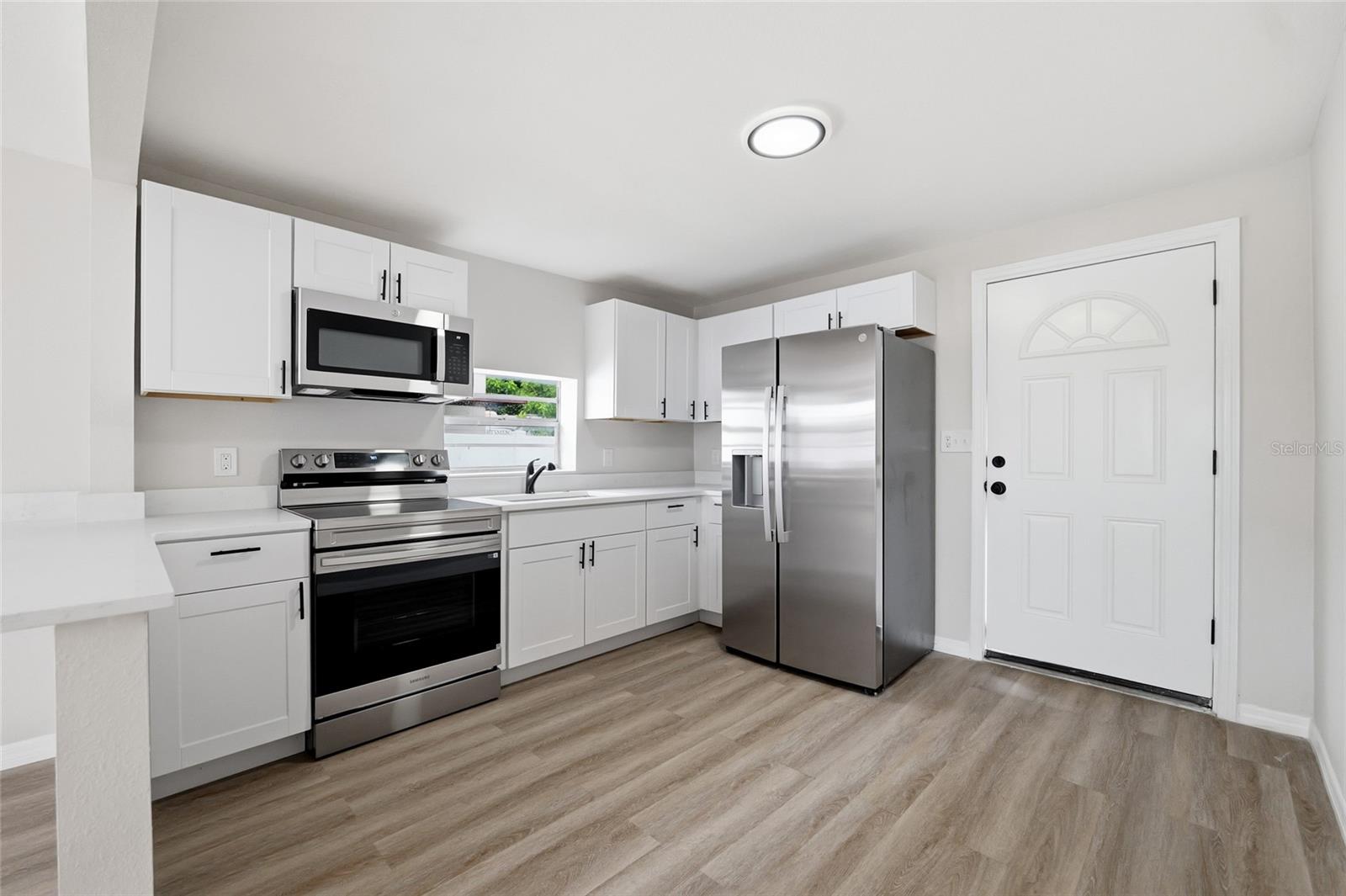 3923 W FLORA ST — photo 17