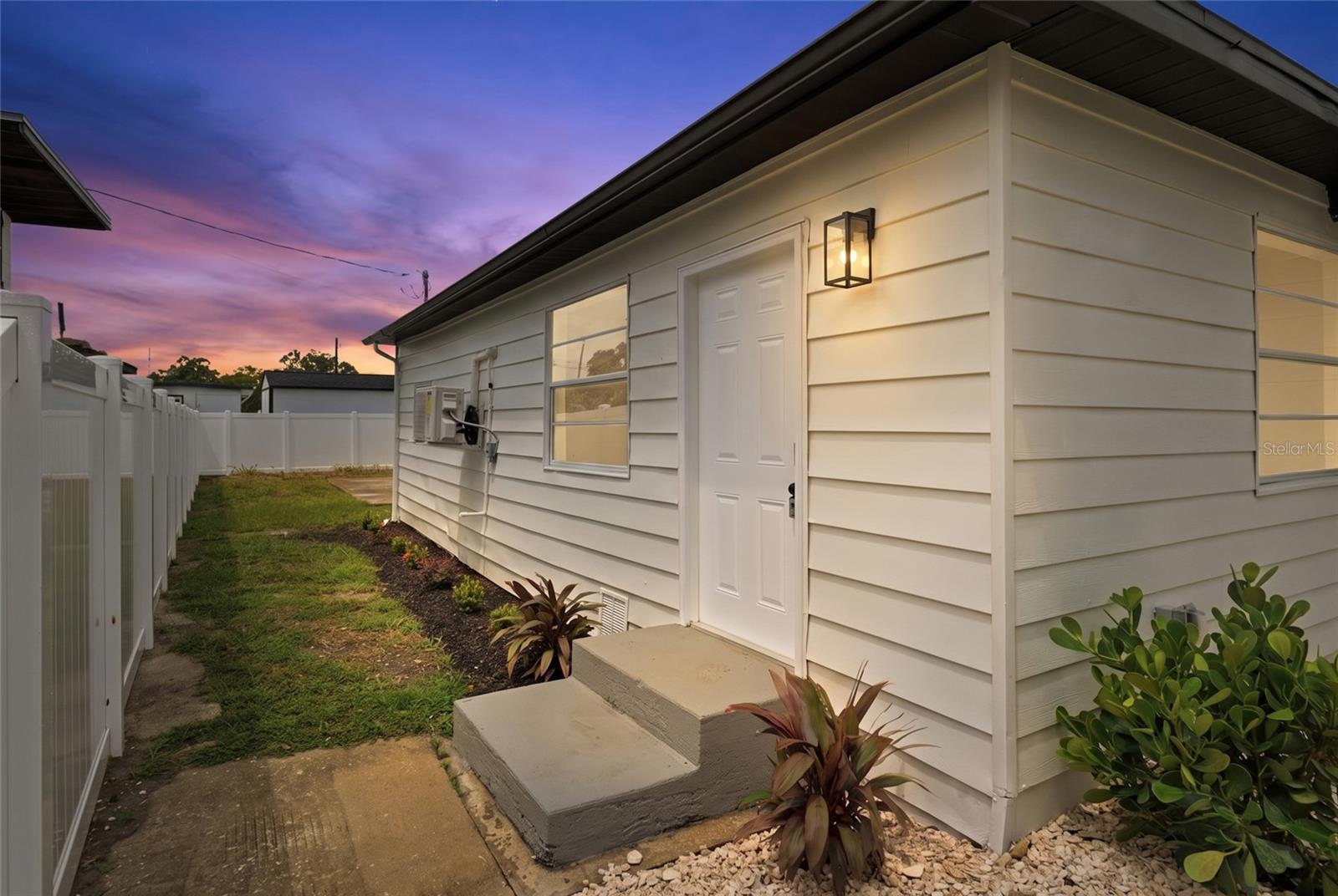 3923 W FLORA ST — photo 37