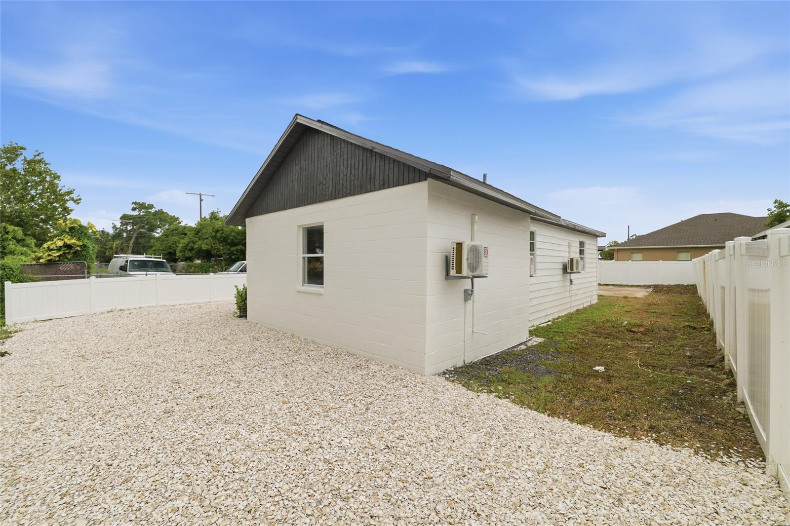 3923 W FLORA ST — photo 31