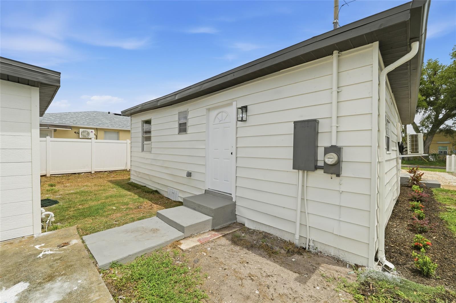 3923 W FLORA ST — photo 29