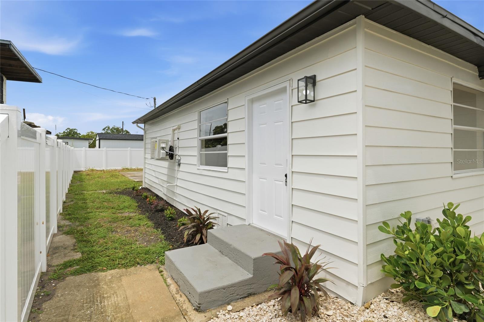 3923 W FLORA ST — photo 30