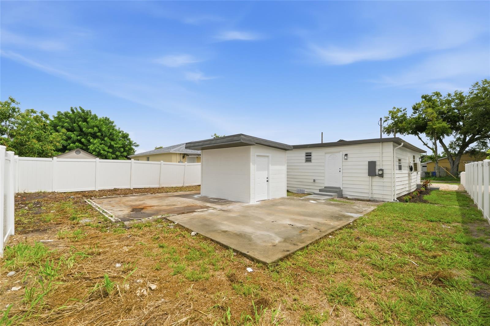 3923 W FLORA ST — photo 23