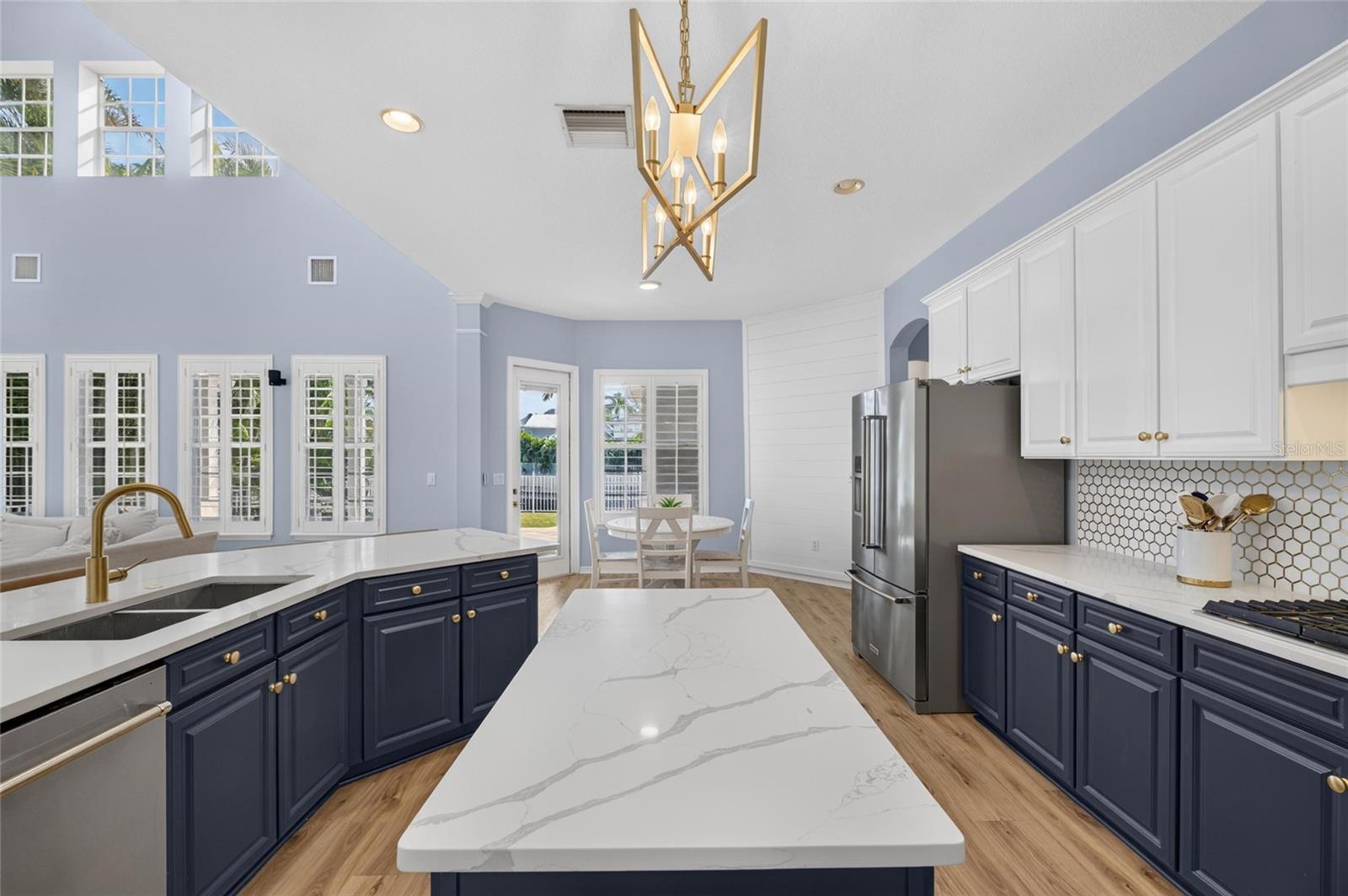 421 ISLEBAY DR — photo 34