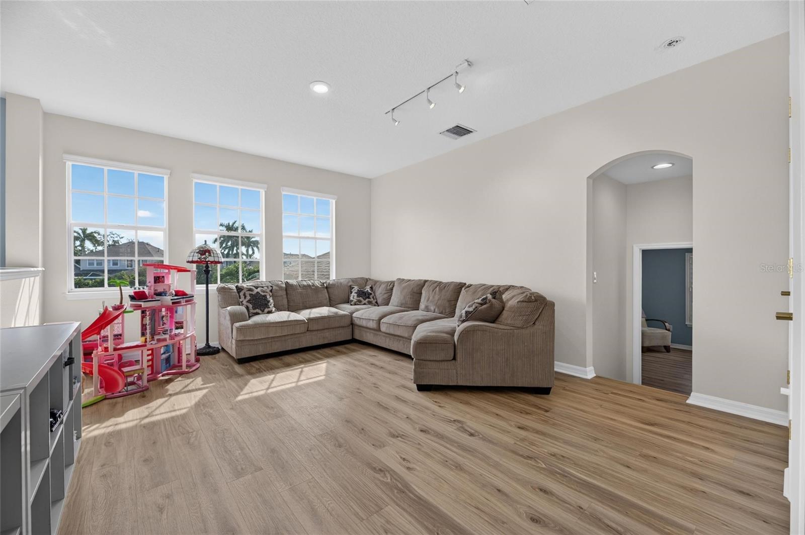 421 ISLEBAY DR — photo 57