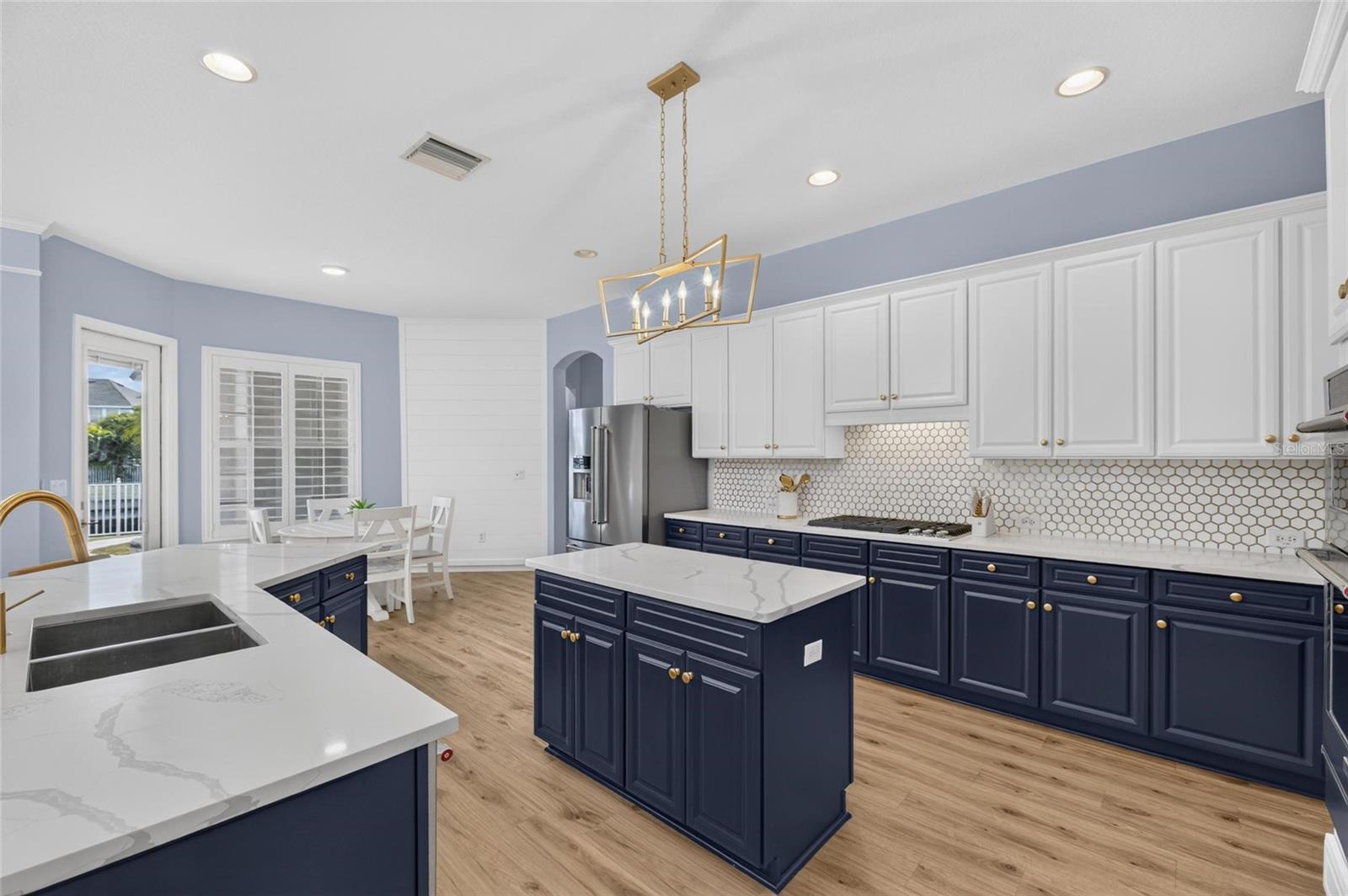 421 ISLEBAY DR — photo 33