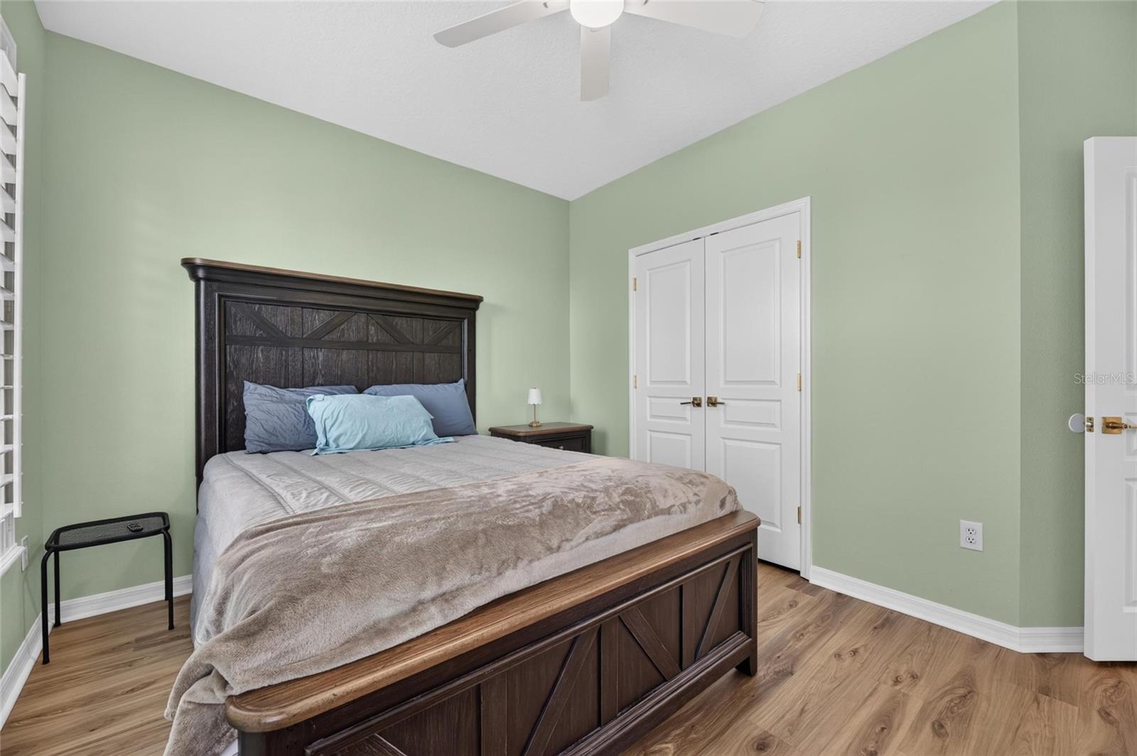 421 ISLEBAY DR — photo 74