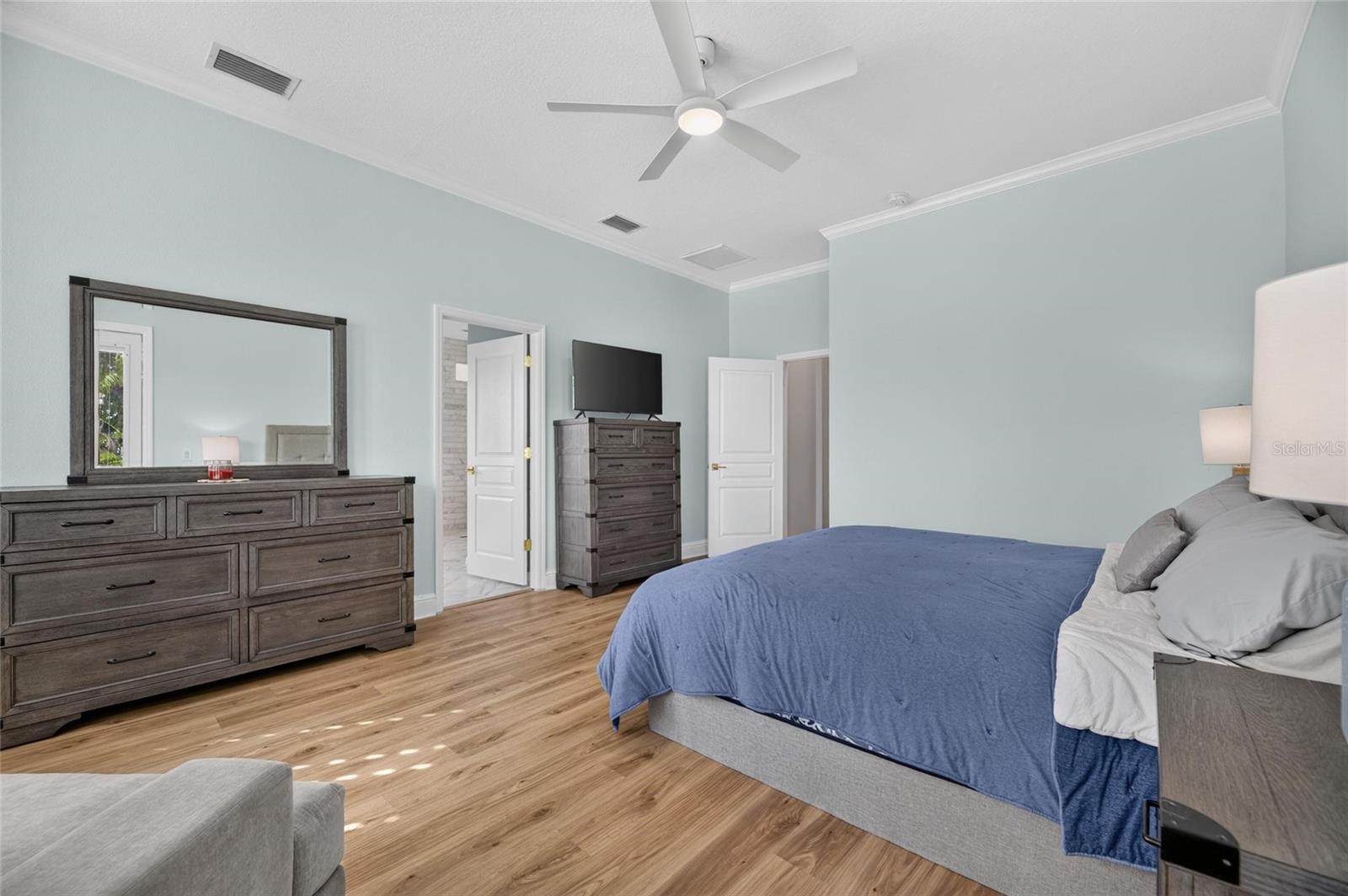 421 ISLEBAY DR — photo 48