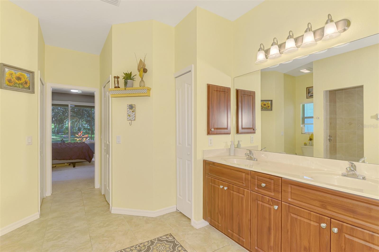 2444 VANCOUVER LN — photo 37