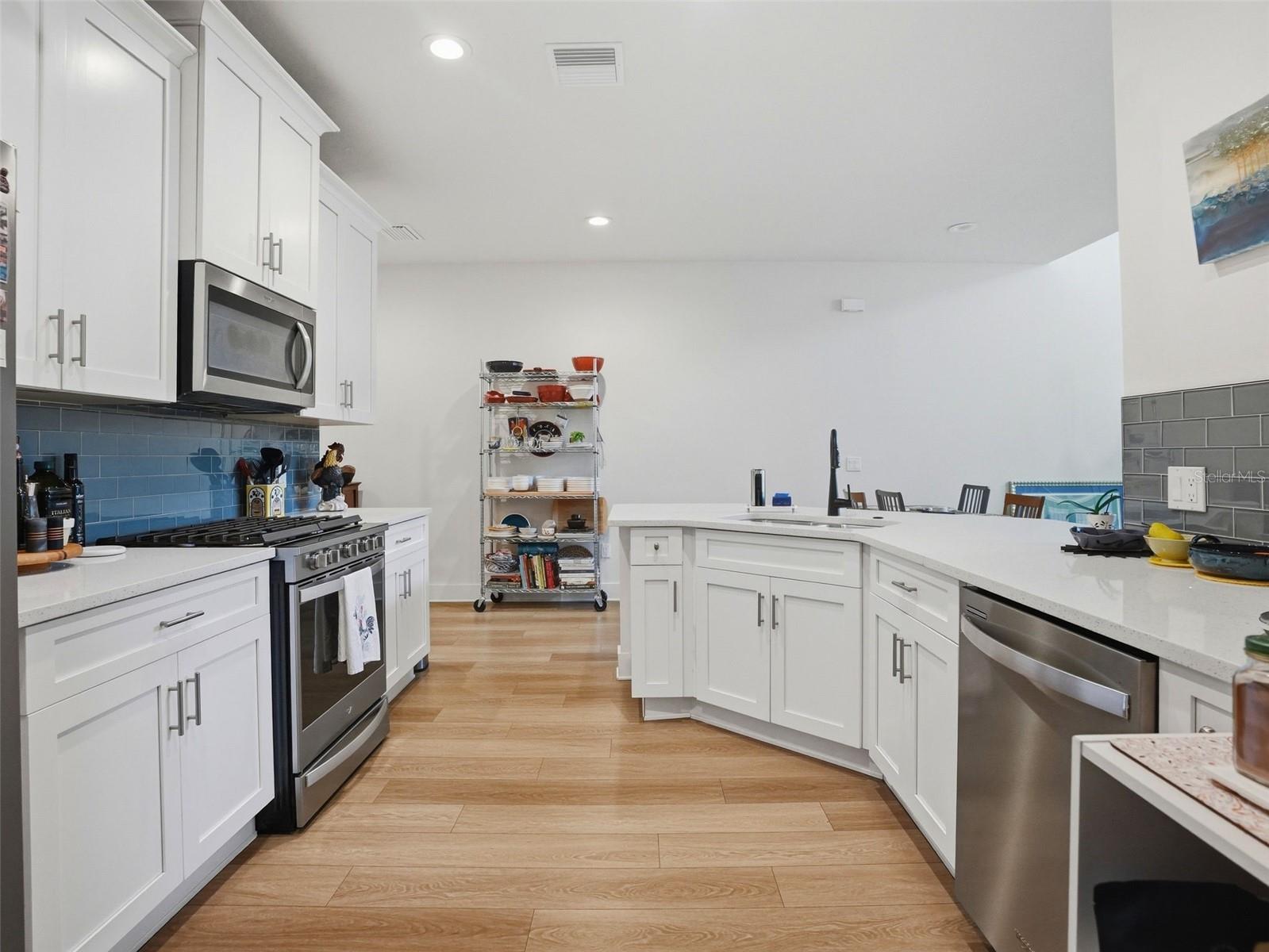 404 FINN WAY — photo 12