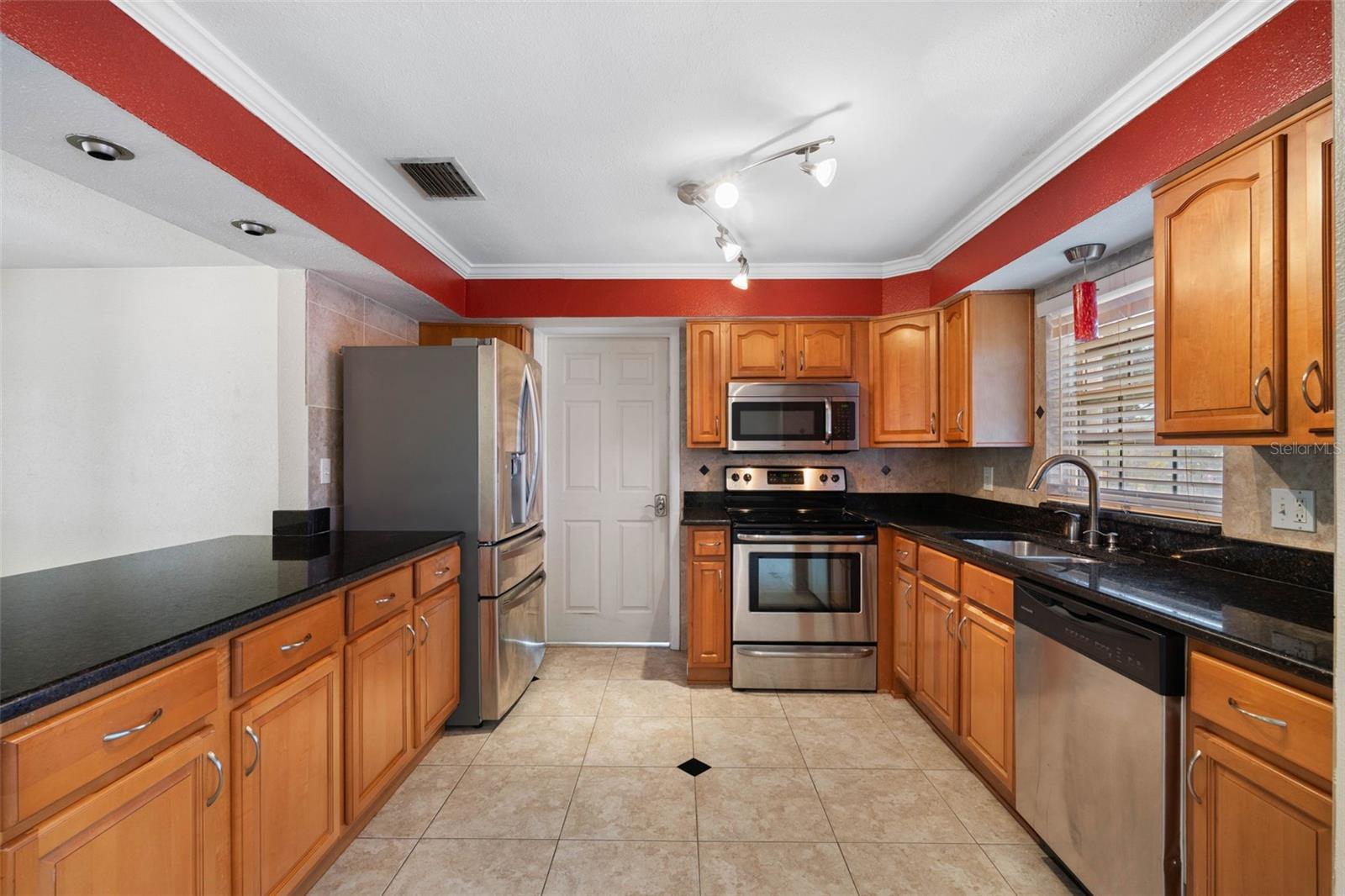 14331 APACHE AVE — photo 10