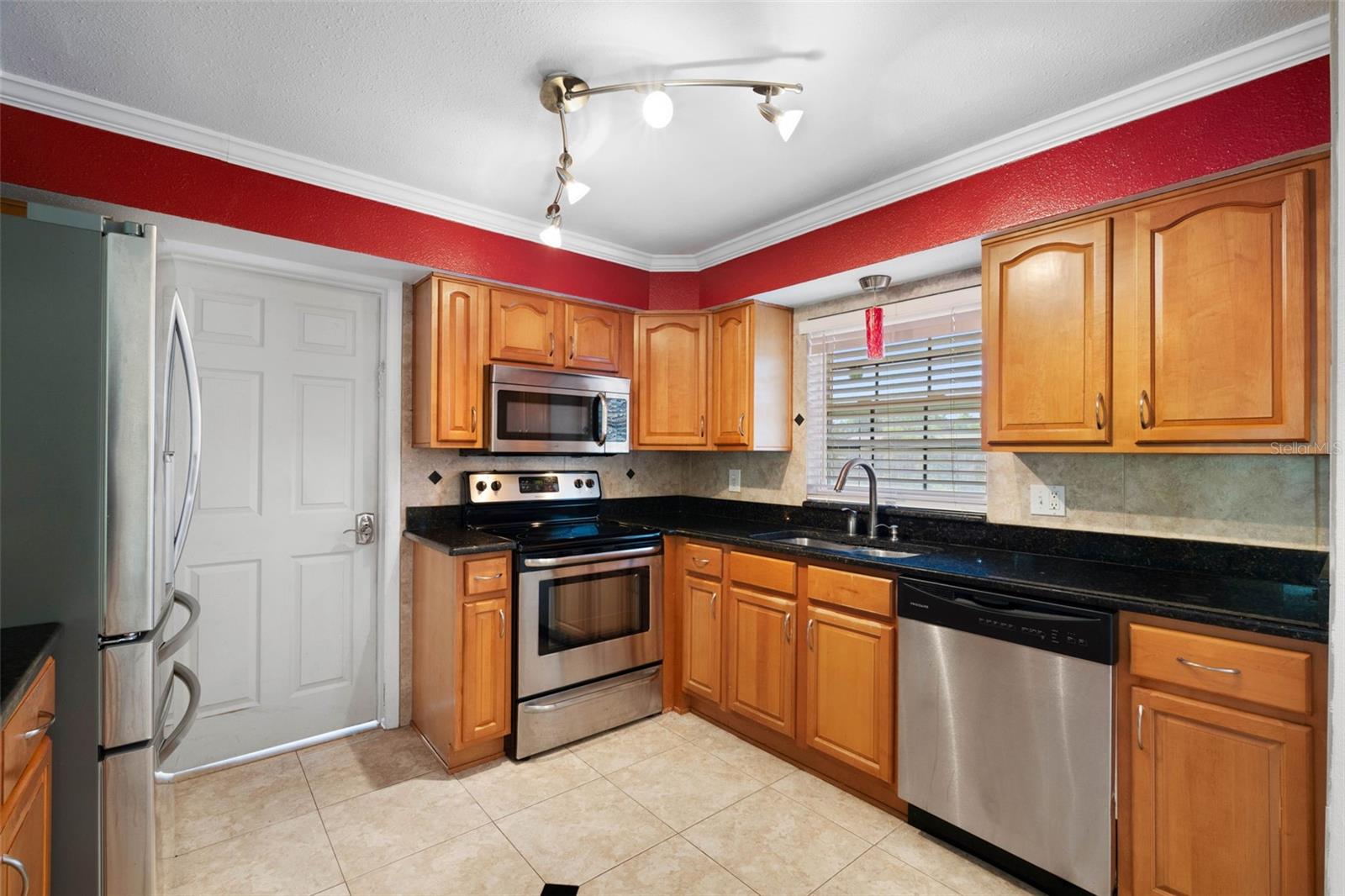 14331 APACHE AVE — photo 11