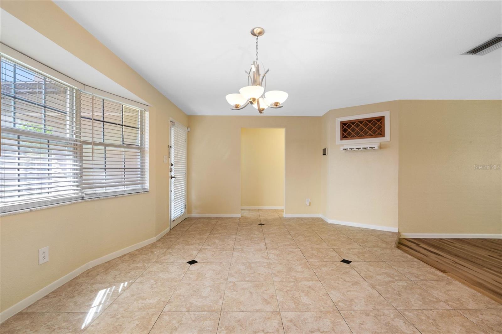 14331 APACHE AVE — photo 8