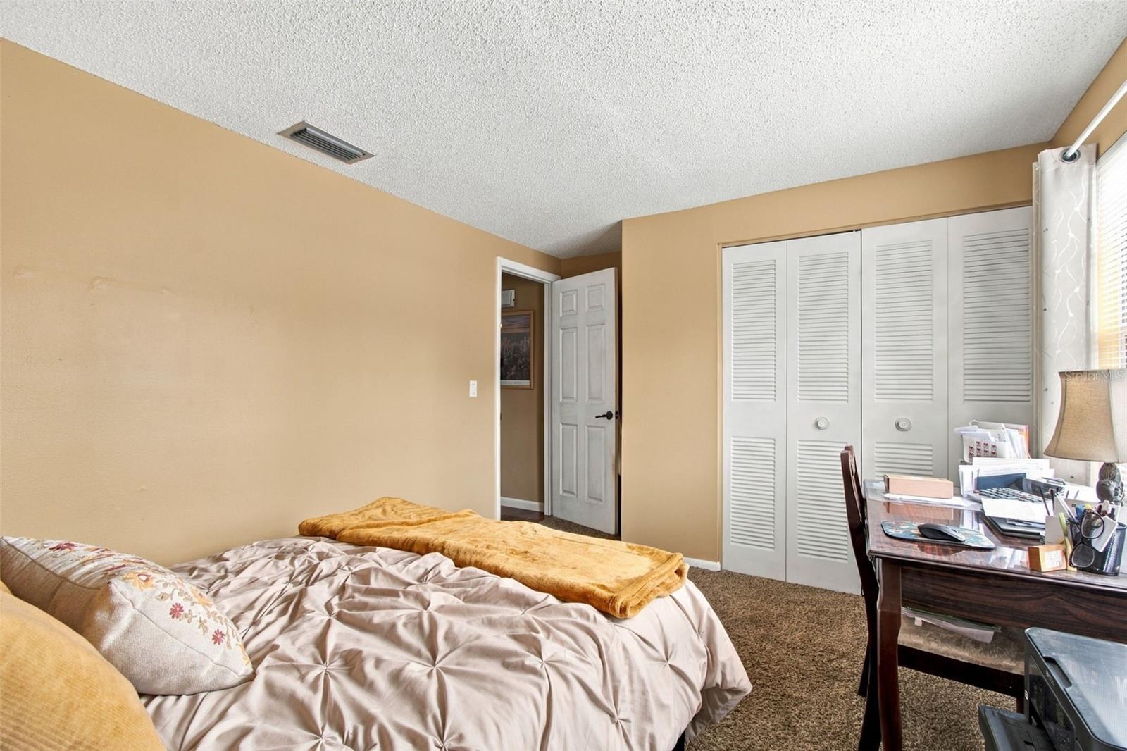 915 LYNNLEA LN — photo 47