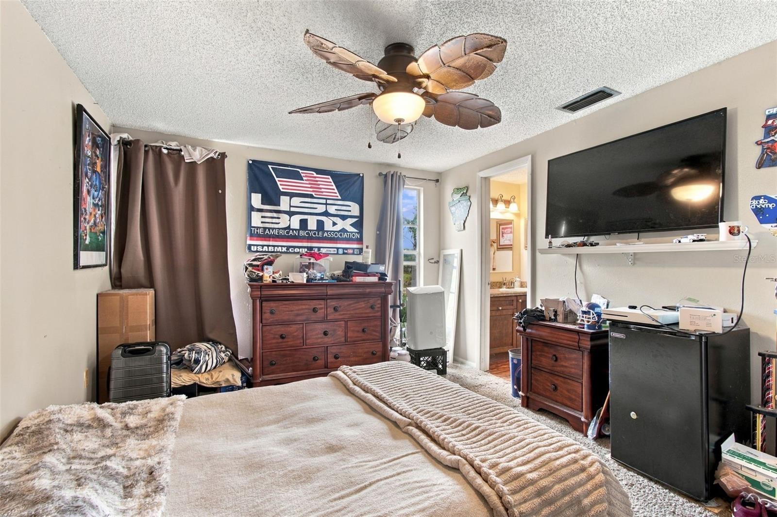 915 LYNNLEA LN — photo 44
