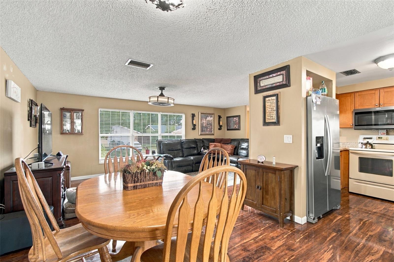 915 LYNNLEA LN — photo 29