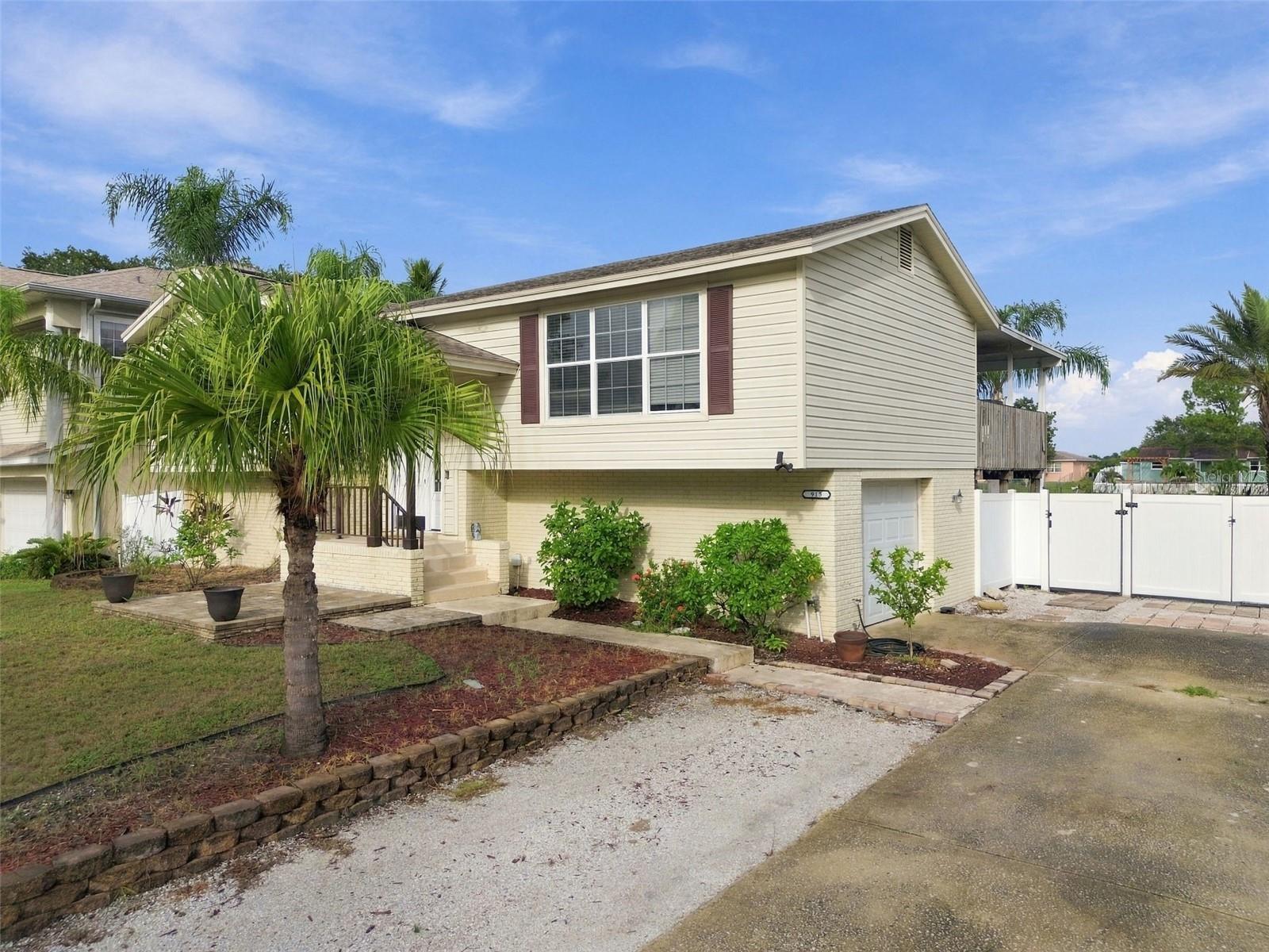 915 LYNNLEA LN — photo 9