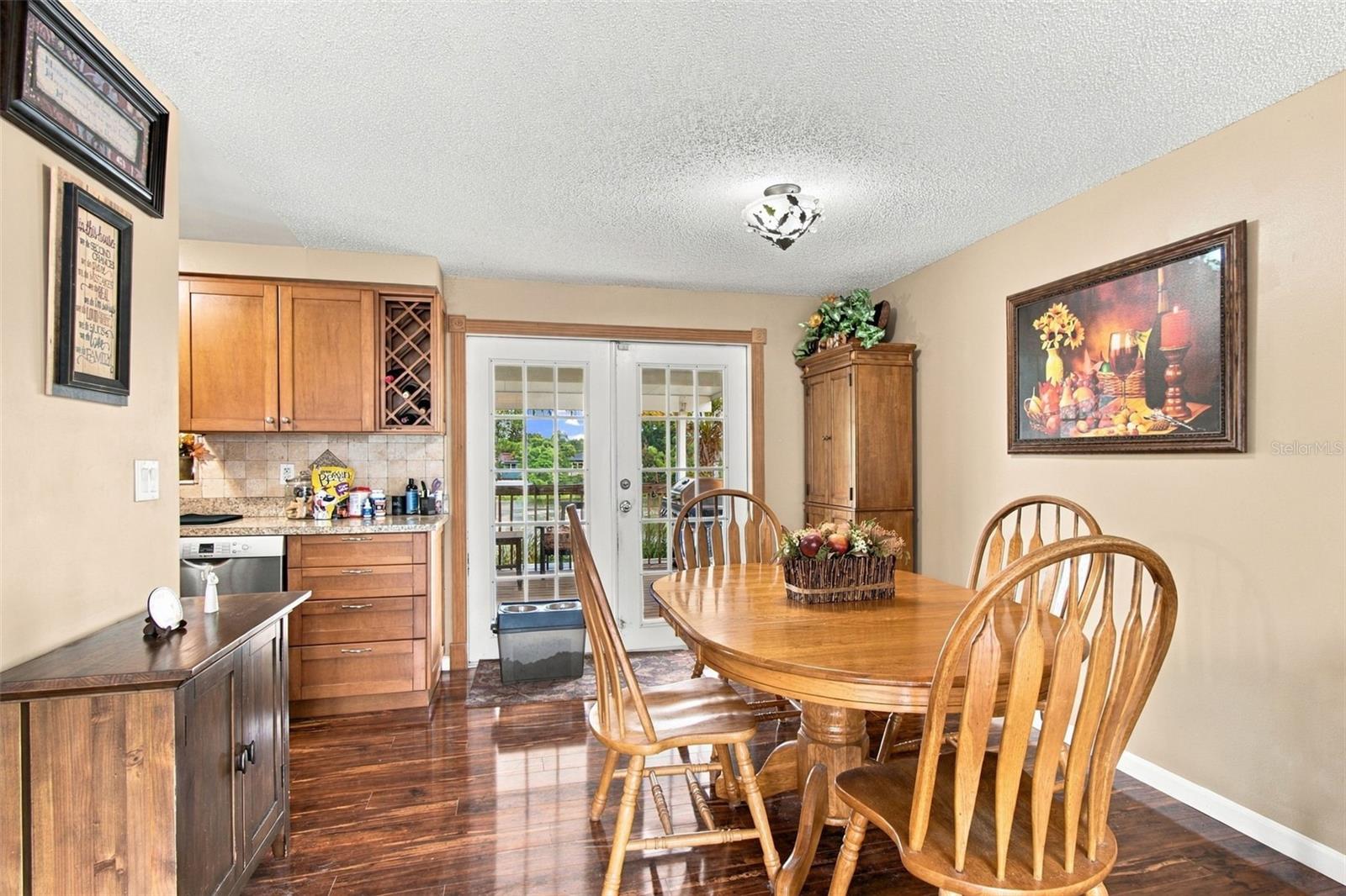 915 LYNNLEA LN — photo 27