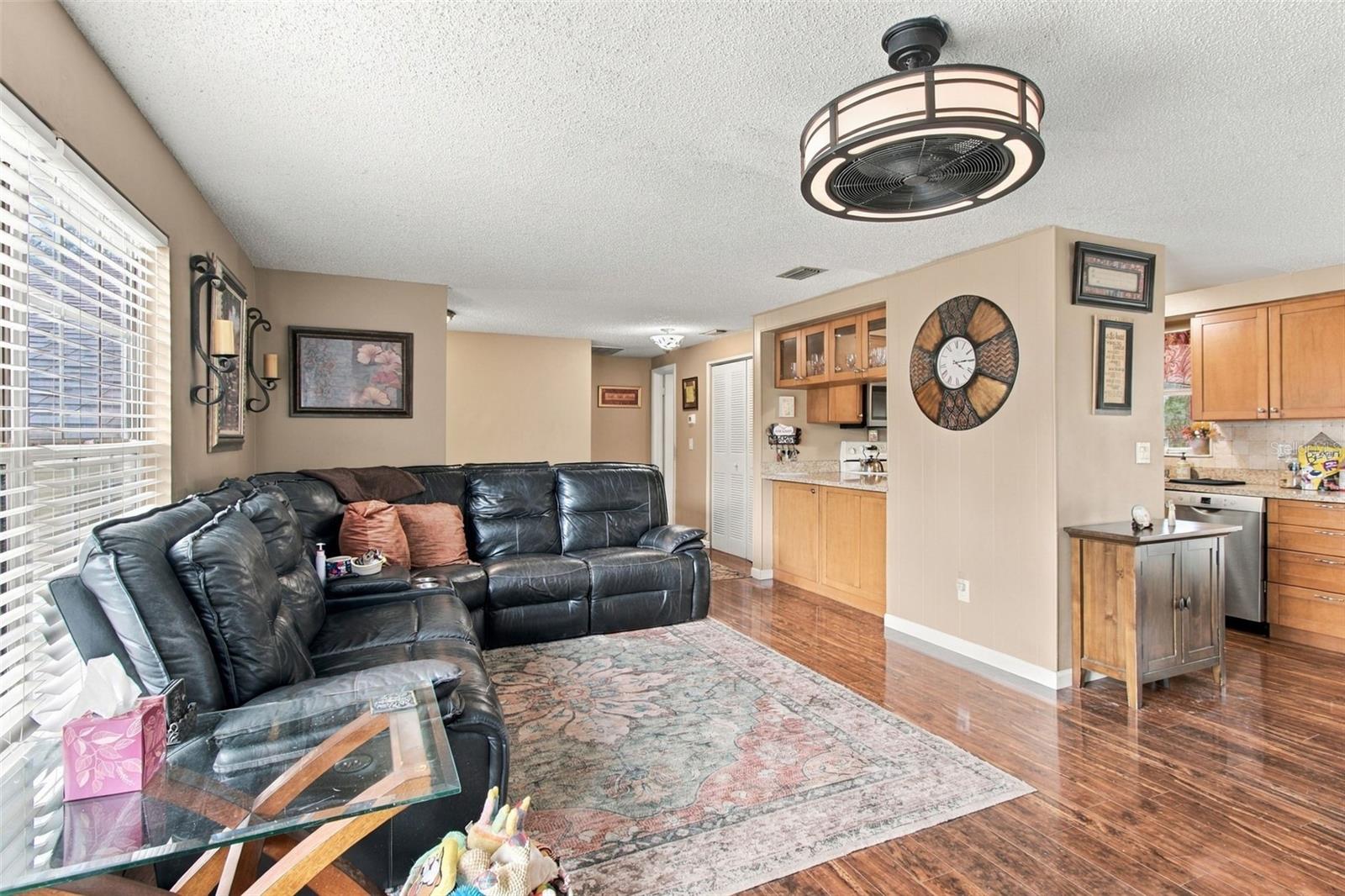 915 LYNNLEA LN — photo 26