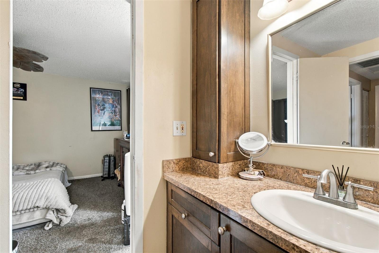 915 LYNNLEA LN — photo 41
