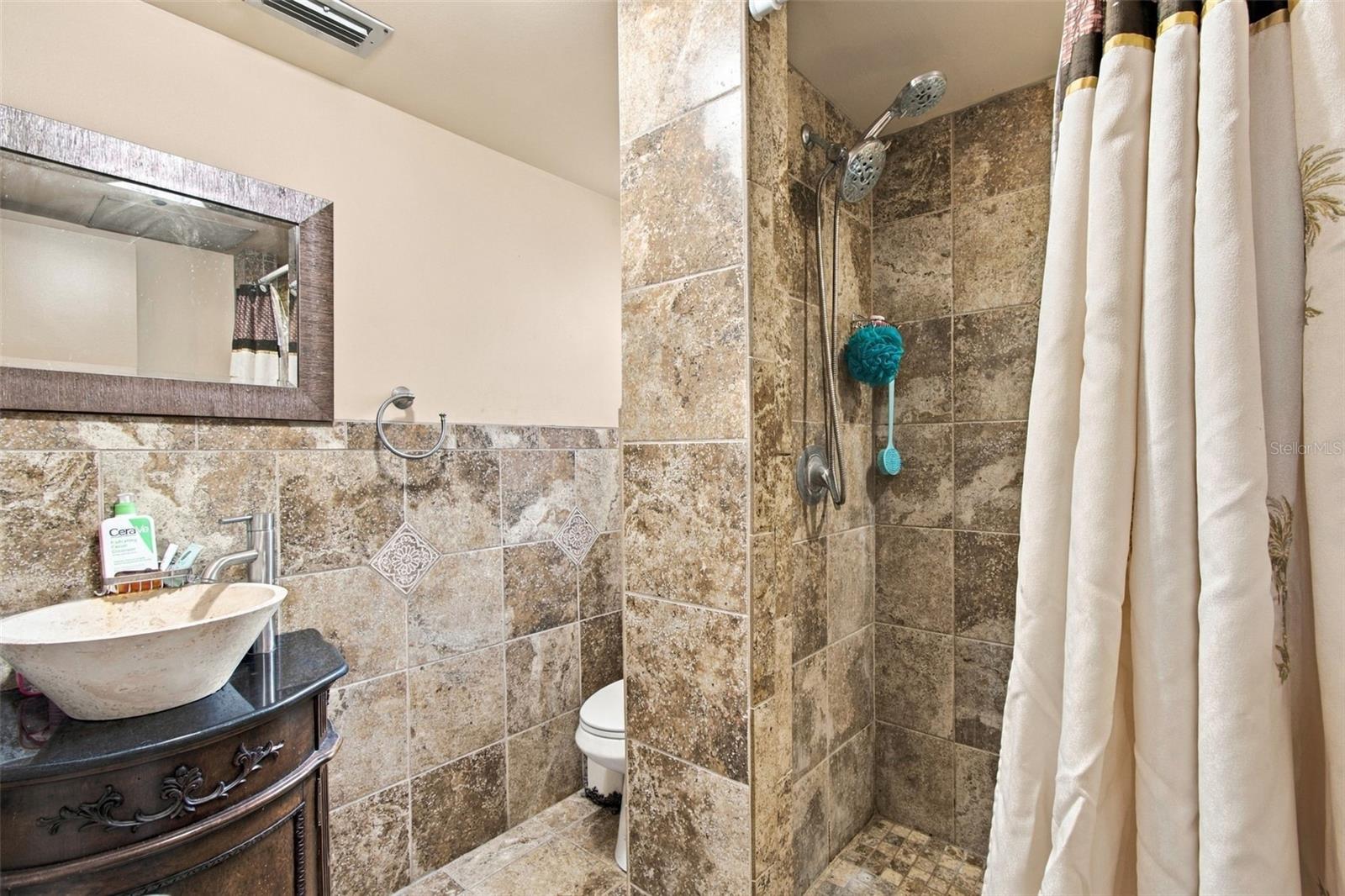 915 LYNNLEA LN — photo 21