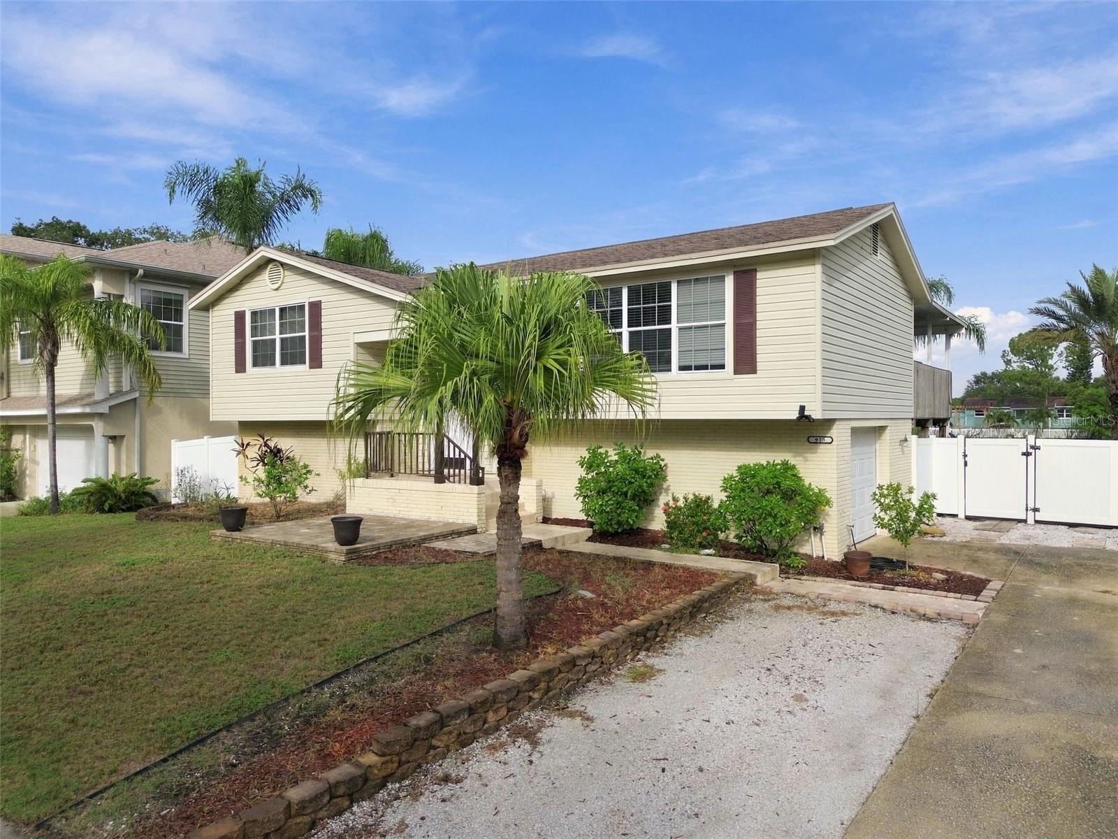 915 LYNNLEA LN — photo 11