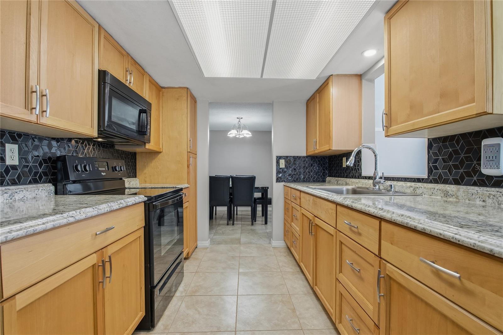 7420 SANDALWOOD DR — photo 18