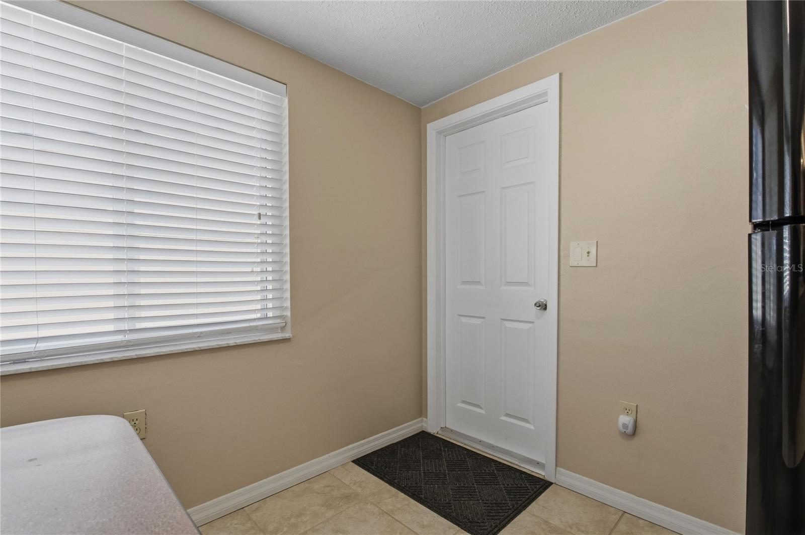 7420 SANDALWOOD DR — photo 20