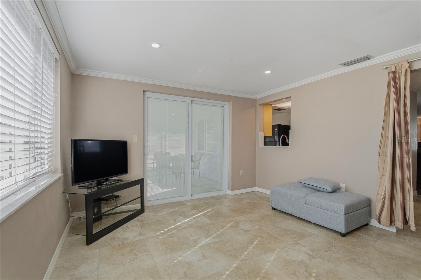 7420 SANDALWOOD DR — photo 12