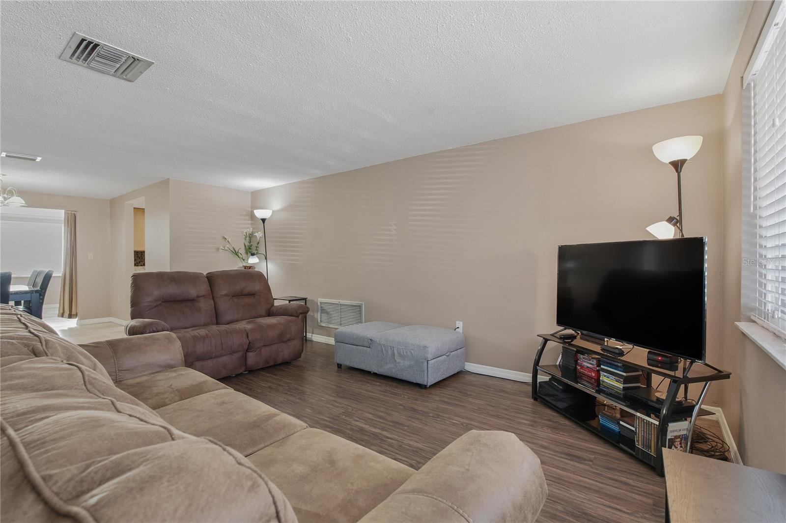 7420 SANDALWOOD DR — photo 8
