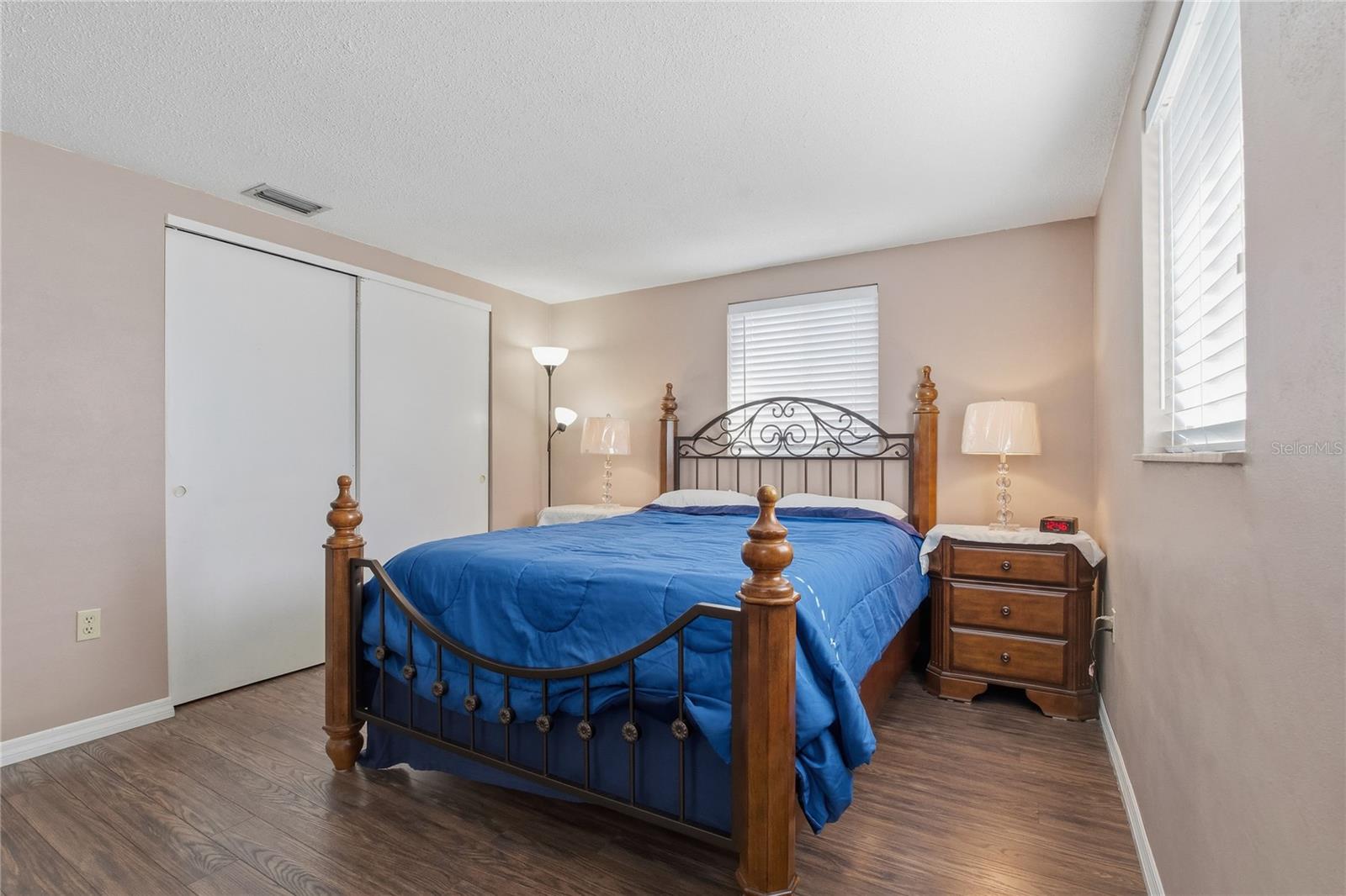 7420 SANDALWOOD DR — photo 22