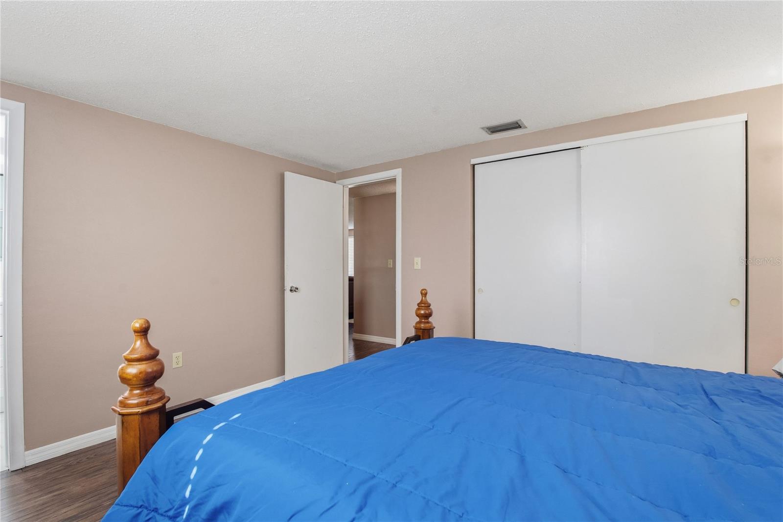 7420 SANDALWOOD DR — photo 24