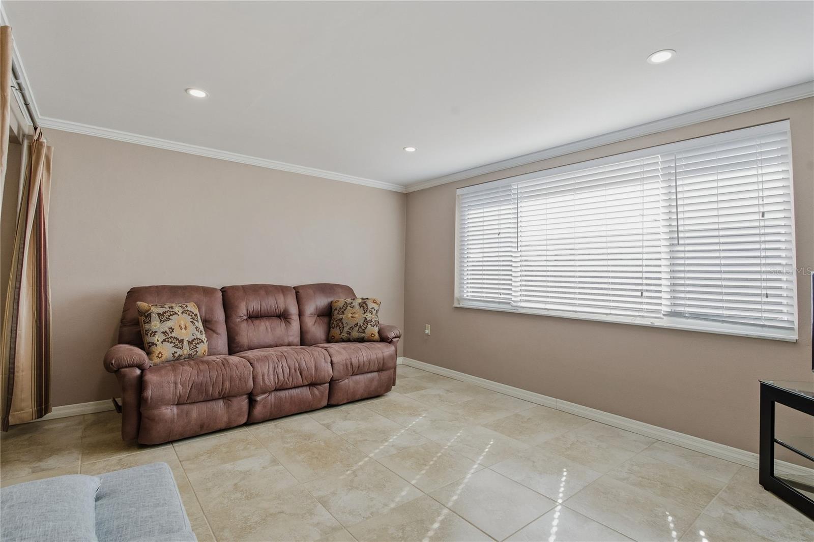 7420 SANDALWOOD DR — photo 13