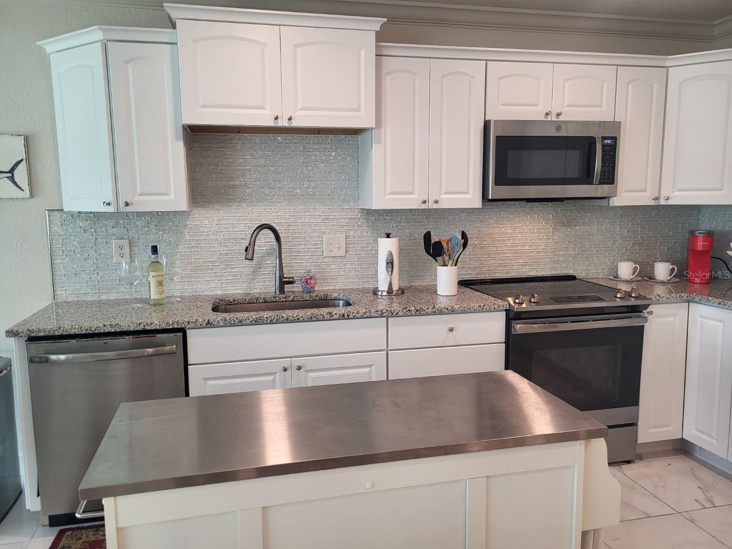 1655 S HIGHLAND AVE #C153 — photo 44