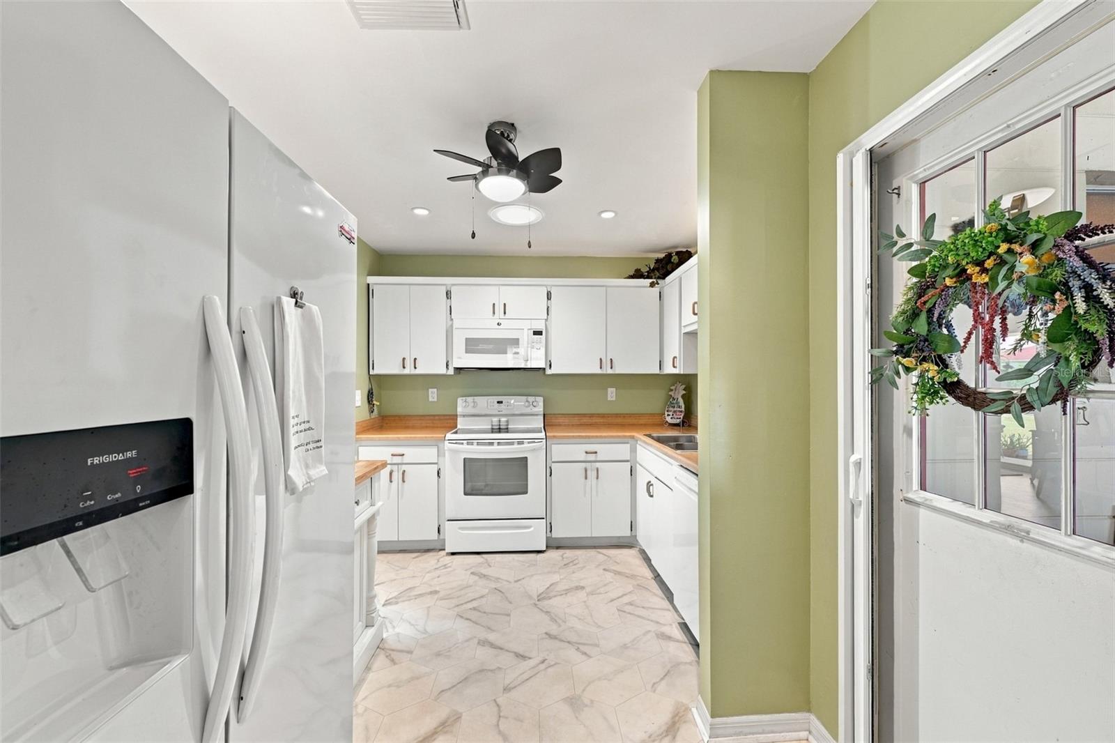215 GENET CT — photo 23