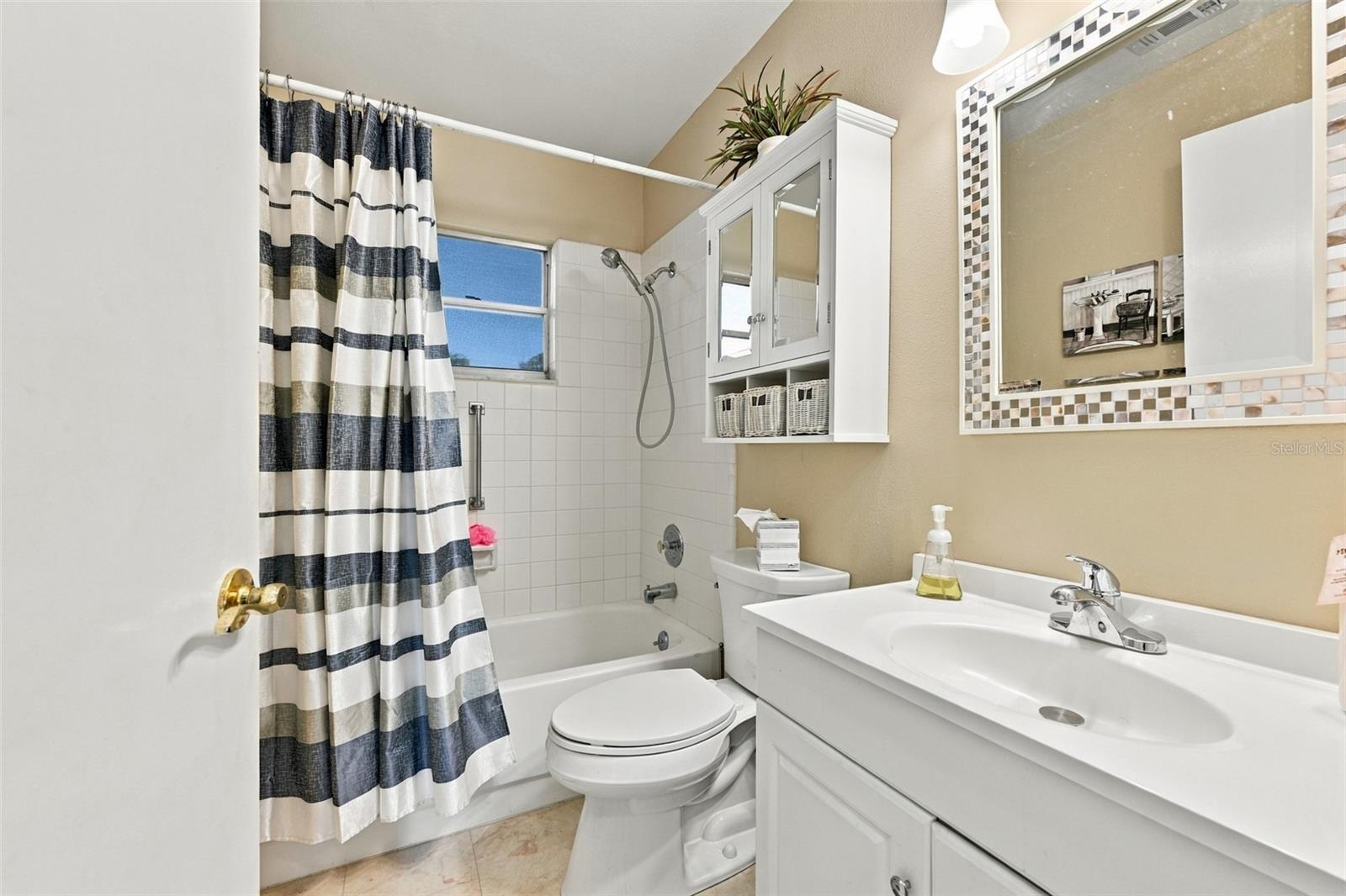 215 GENET CT — photo 33