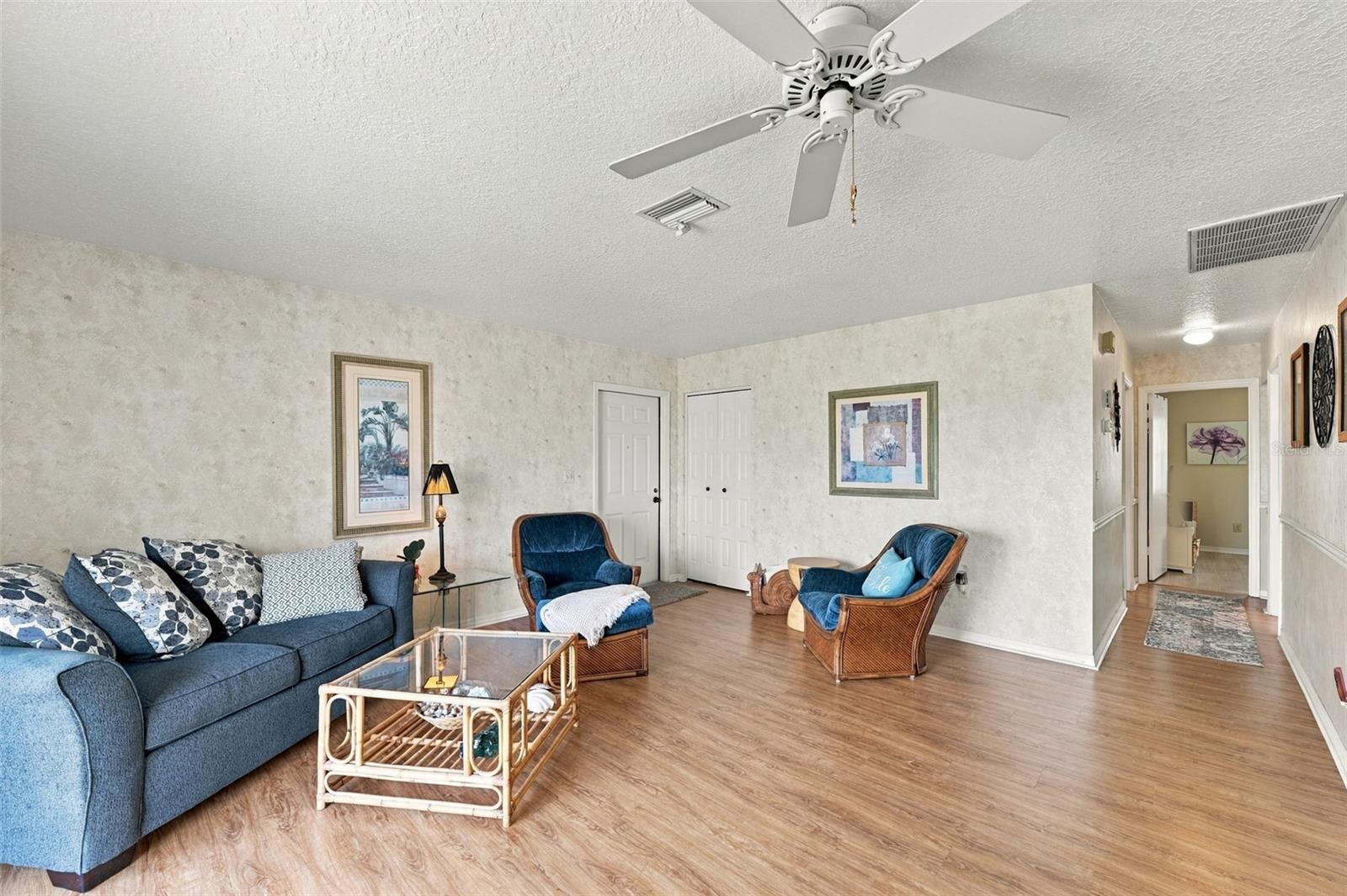 215 GENET CT — photo 11