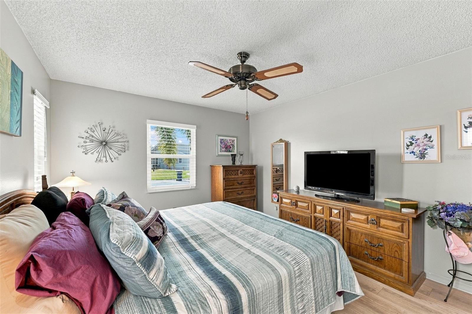 215 GENET CT — photo 27
