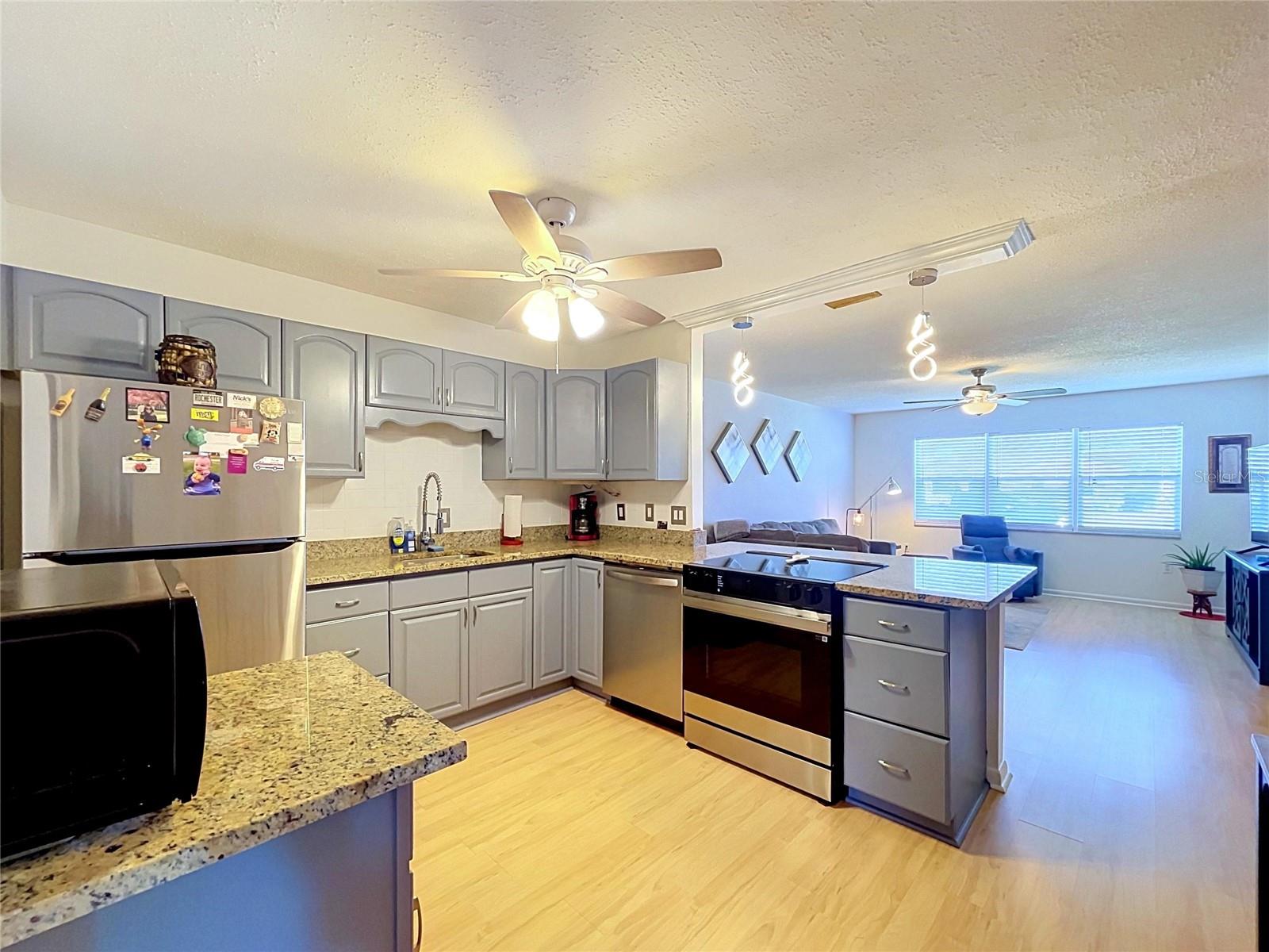 1520 BELLE GLADE AVE — photo 2