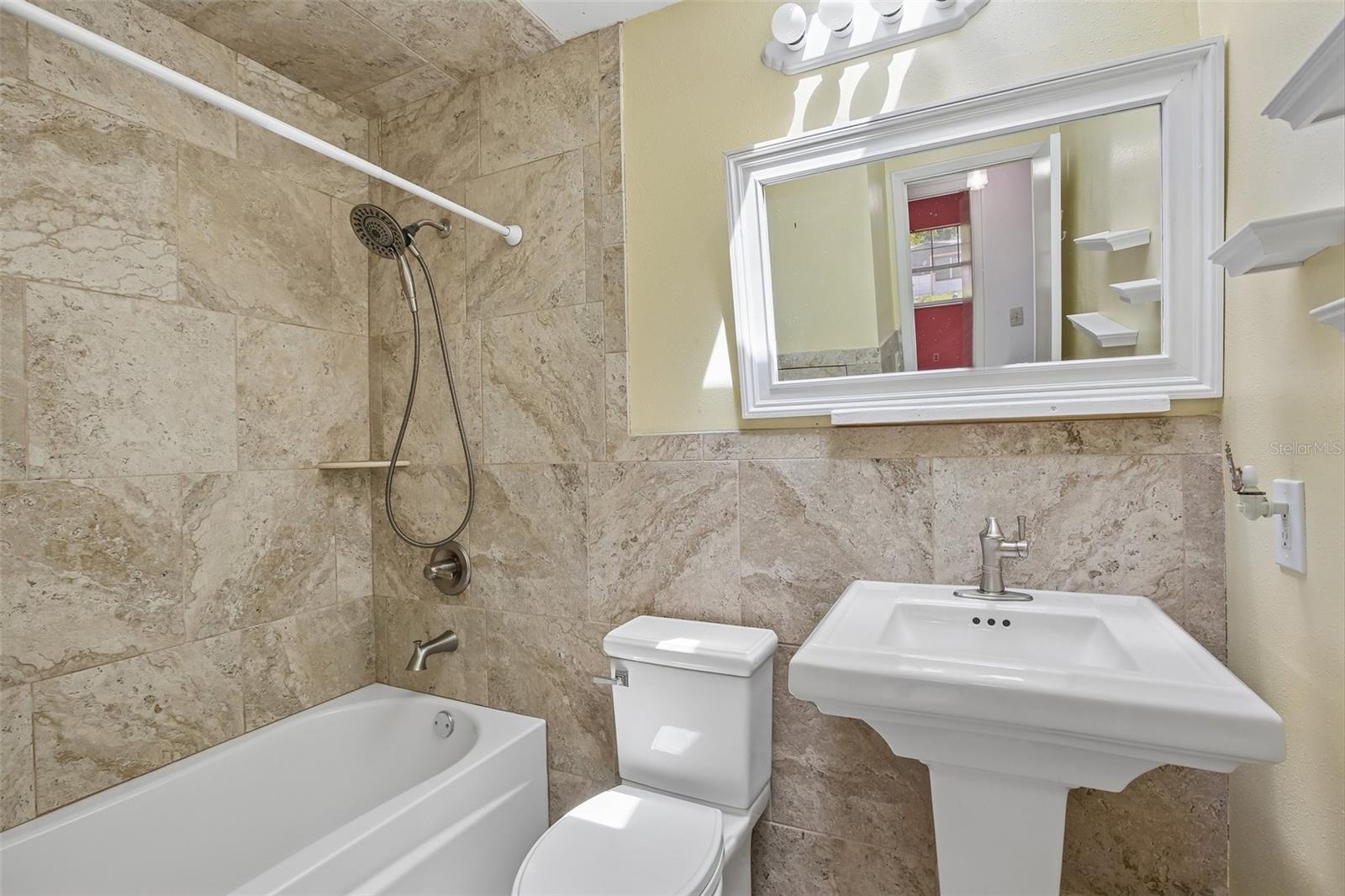 512 WHITE OAK AVE — photo 10