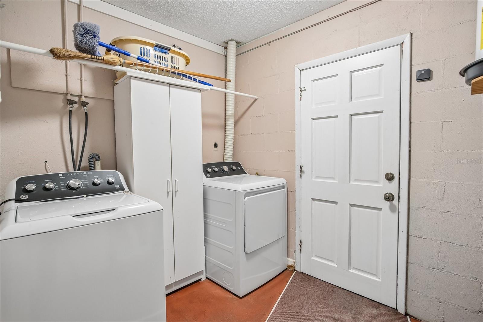512 WHITE OAK AVE — photo 25