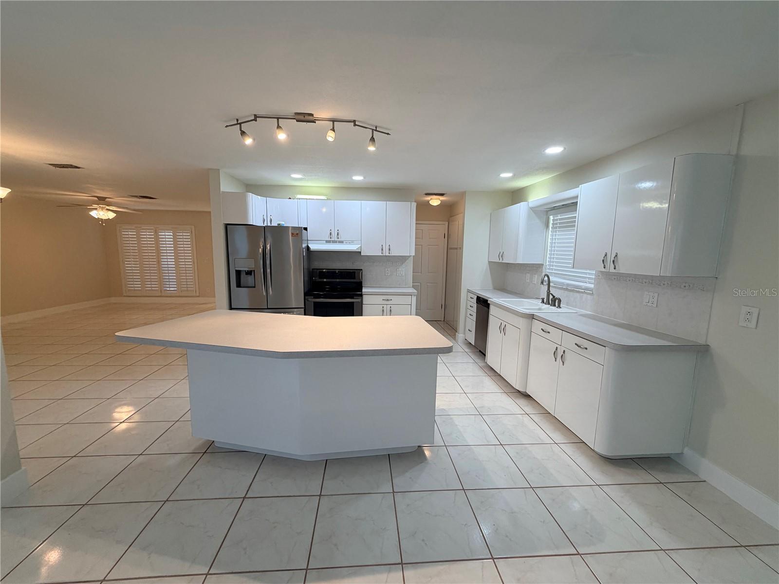 8725 ARUBA LN — photo 14