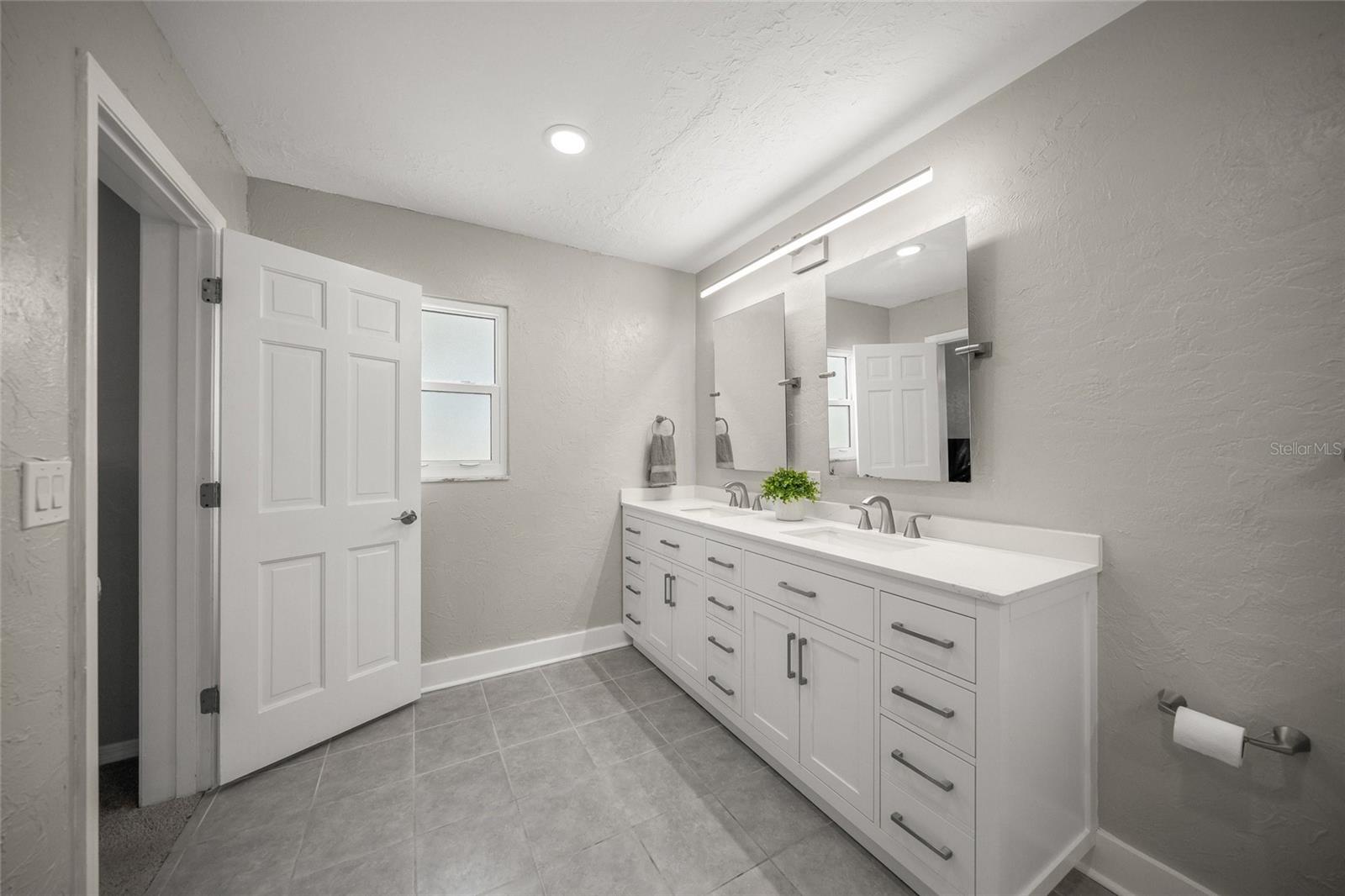 2130 E LEEWYNN DR — photo 19